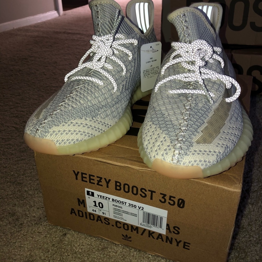 Yeezy 350 V2 Lundmark